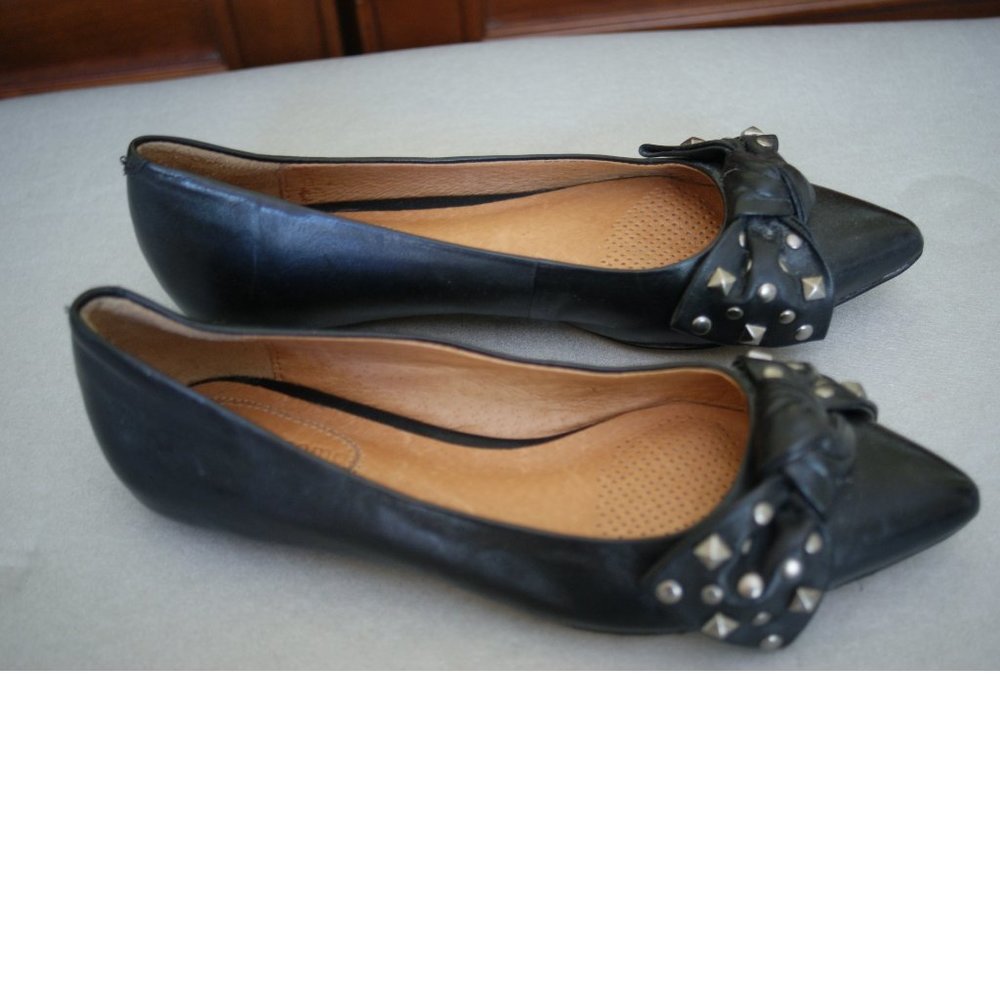 CORSO COMO 'Attitude' Black Studded Bow Pointed Toe Leather Ballet Flats NWOT - Picture 4 of 6